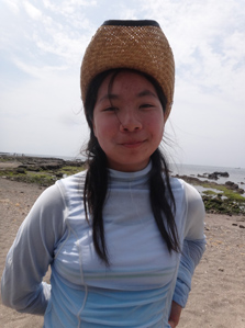 作例1 帽子で顔が陰になっている