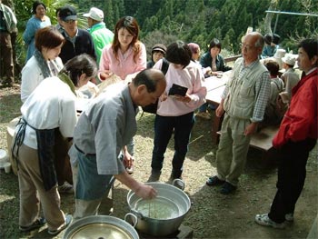 祭りの様子