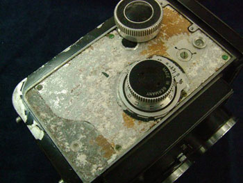腐食したアルミ板