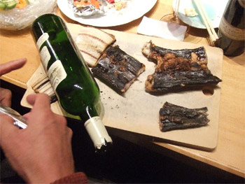瓶で叩く