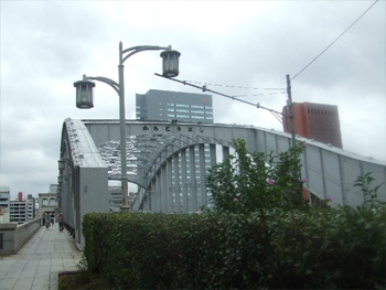 勝ち鬨橋