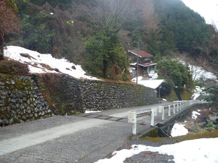 溶け残った雪