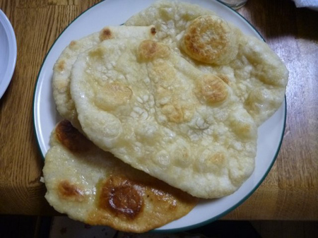 手づくりナンは美味い