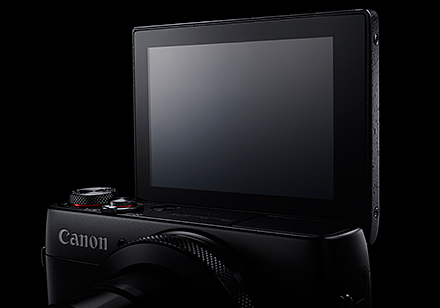 自由度高く構図を決められる「3：2、約104万ドットチルト液晶」