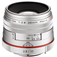 製品写真：ペンタックス HD PENTAX-DA 35mm F2.8 Macro Limited シルバー
