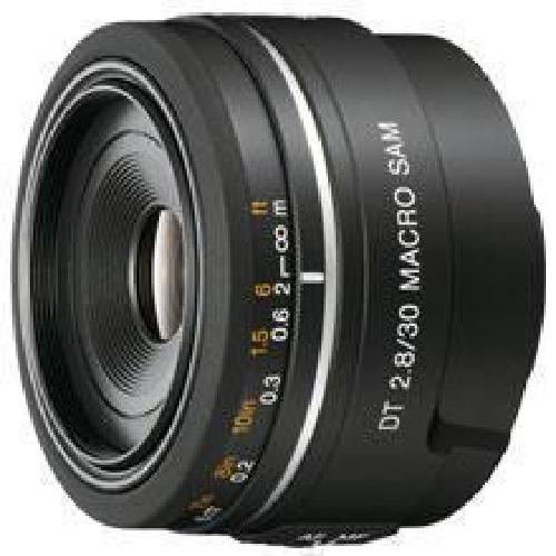 製品写真： DT 30mm F2.8 Macro SAM