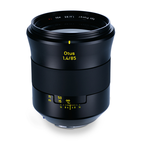 製品写真：コシナ Otus 1.4/85 ZE