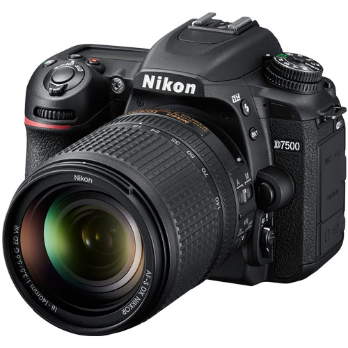 製品写真：ニコン D7500 18-140 VR レンズキット